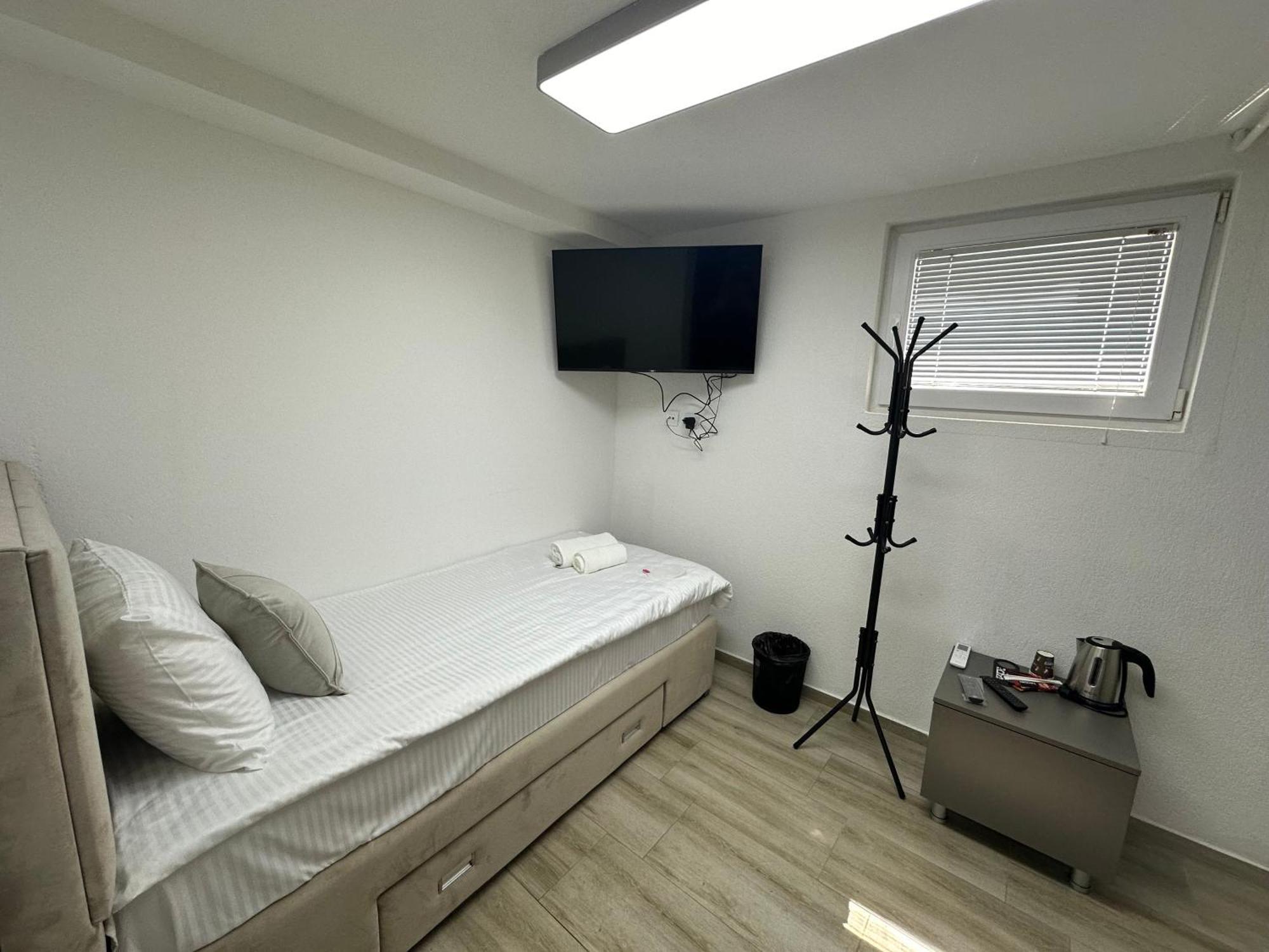 Next Rooms 斯科普里 外观 照片